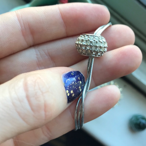 GIFTED Lia Sophia Triple Snake Chain - Picture 5 of 8